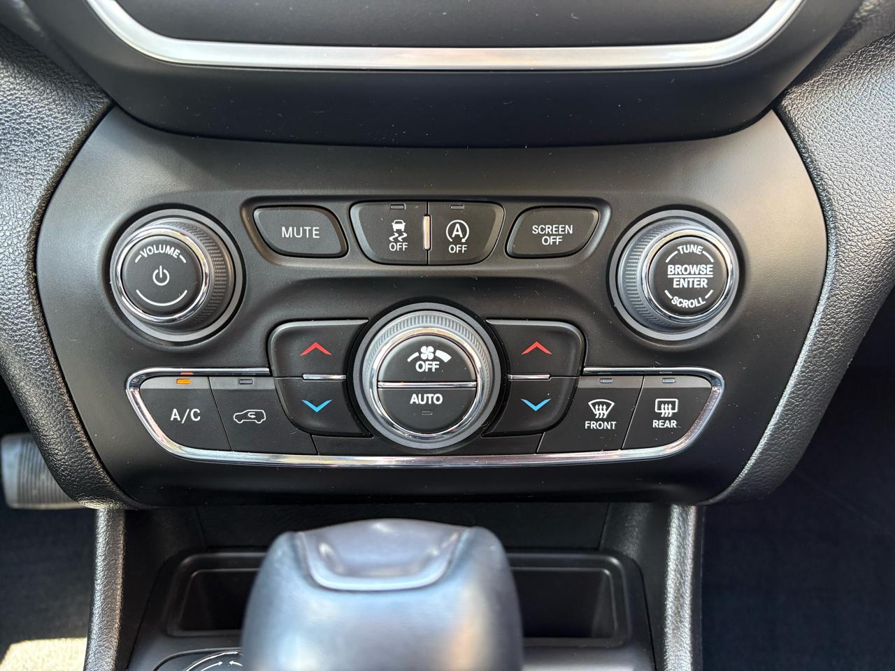 Jeep Cherokee Latitude Lux 4WD 2022