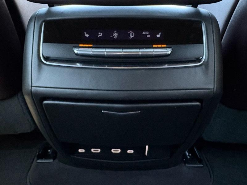 Cadillac Escalade Sport Platinum AWD 2023