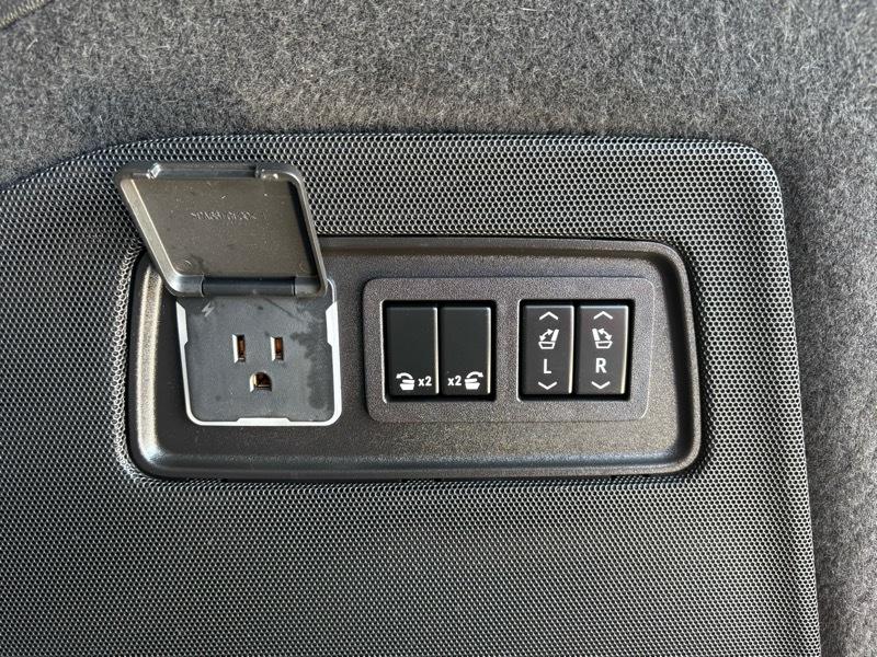 Cadillac Escalade Sport Platinum AWD 2023