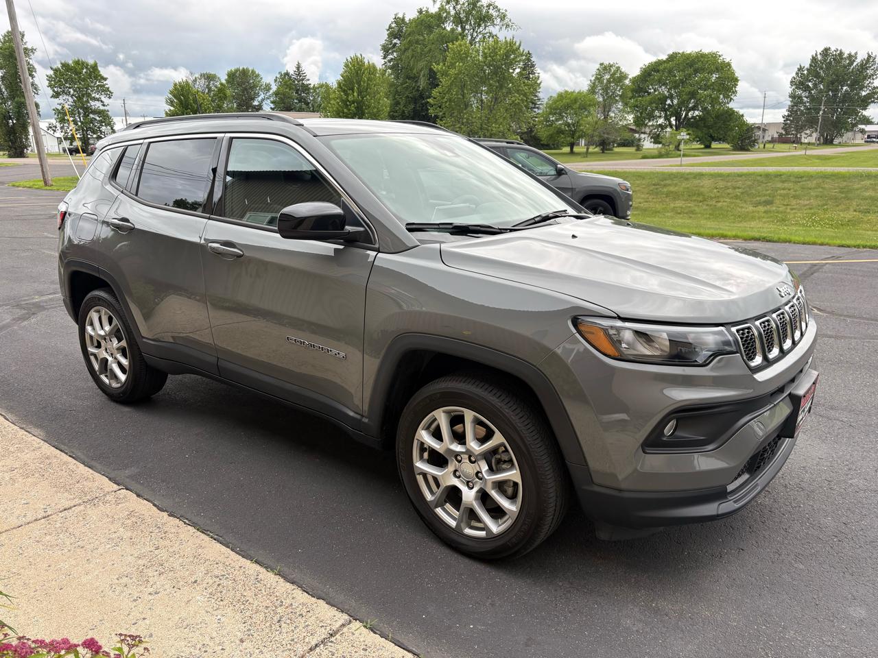 Jeep Compass Latitude Lux 4x4 2023