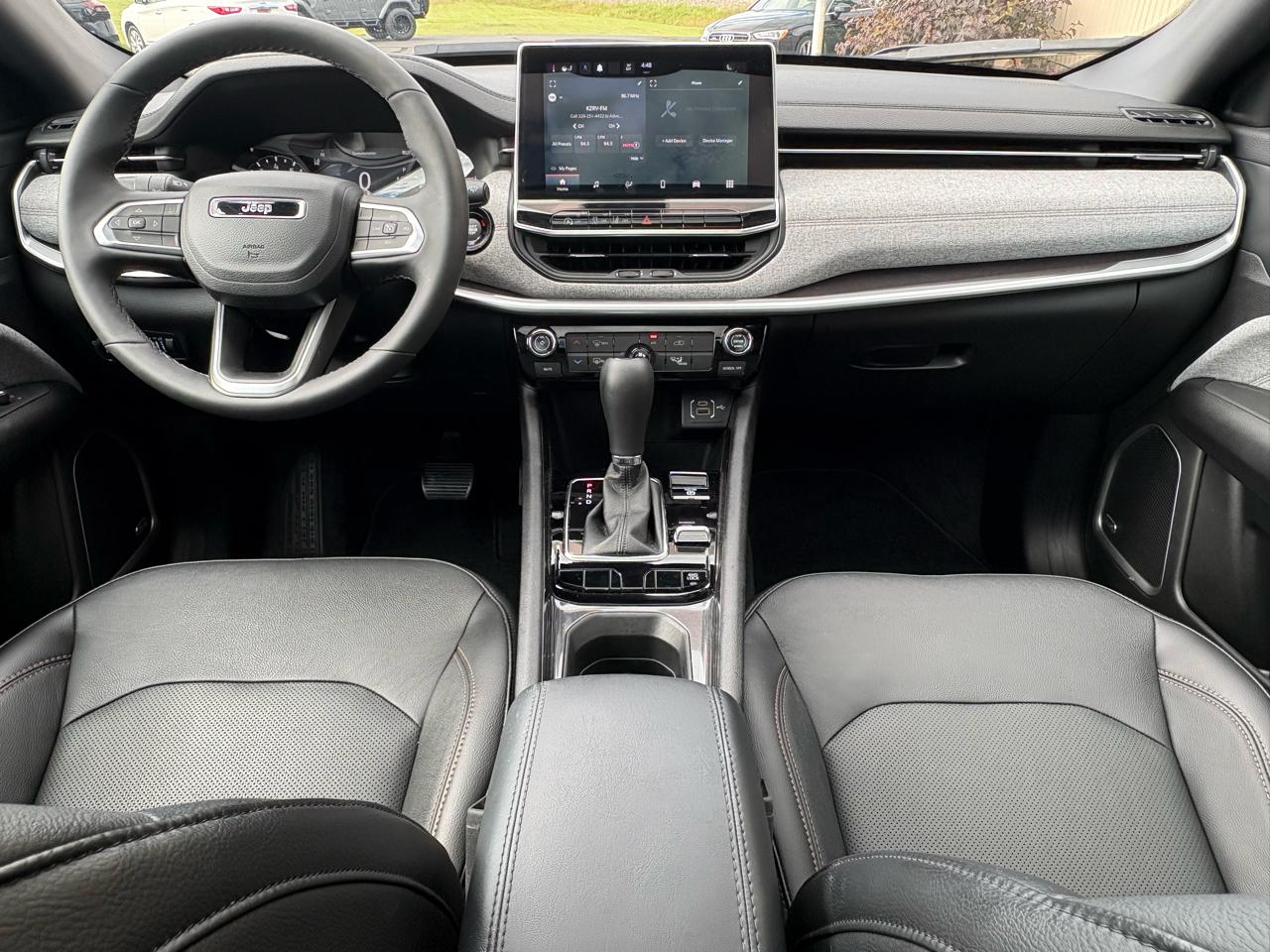 Jeep Compass Latitude Lux 4x4 2023