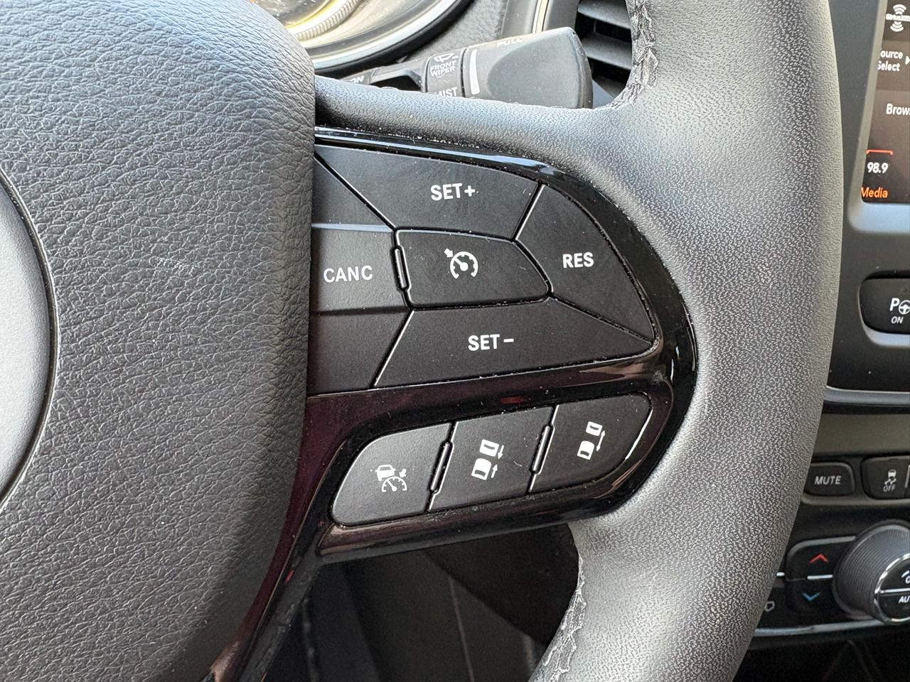 Jeep Cherokee Latitude Lux 4x4 2023