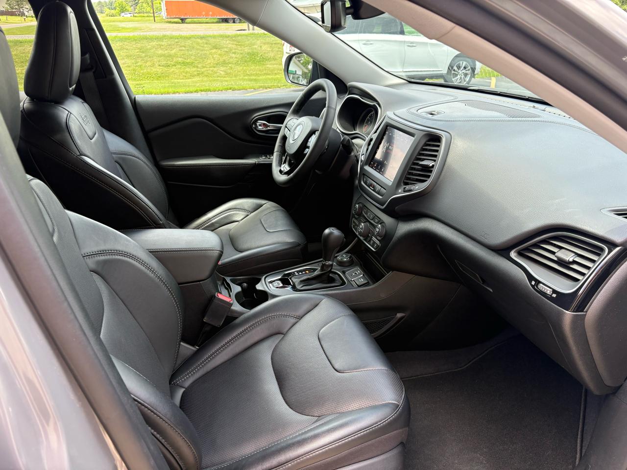 Jeep Cherokee Latitude Lux 4x4 2023