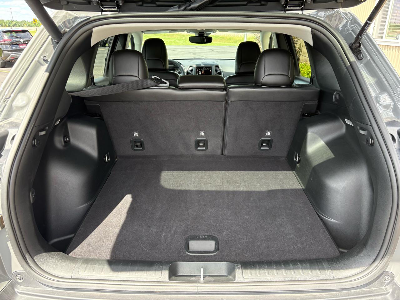 Jeep Cherokee Latitude Lux 4x4 2023