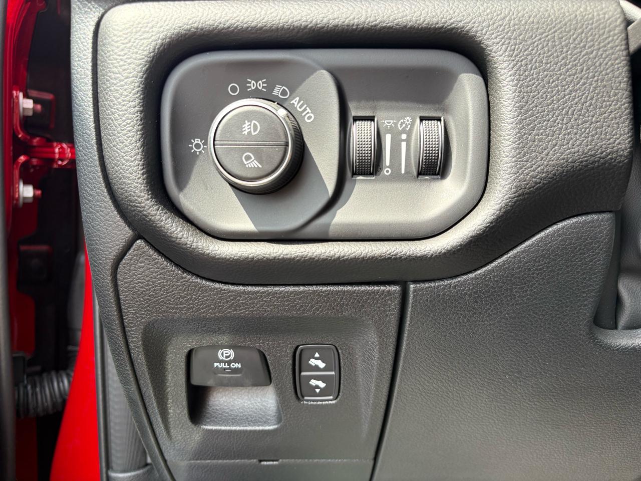 RAM 1500 Big Horn Crew Cab SWB 4WD 2026