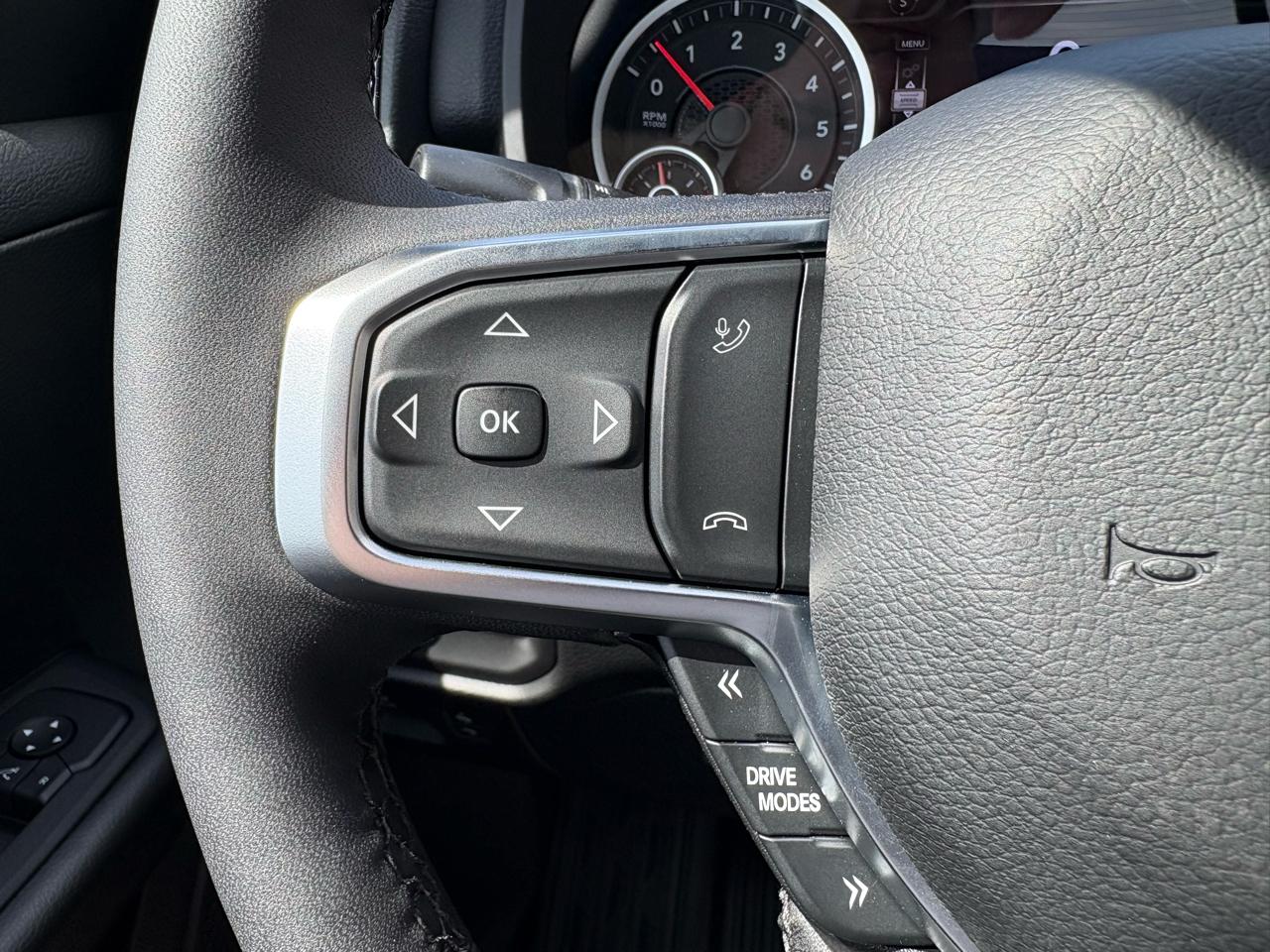 RAM 1500 Big Horn Crew Cab SWB 4WD 2026