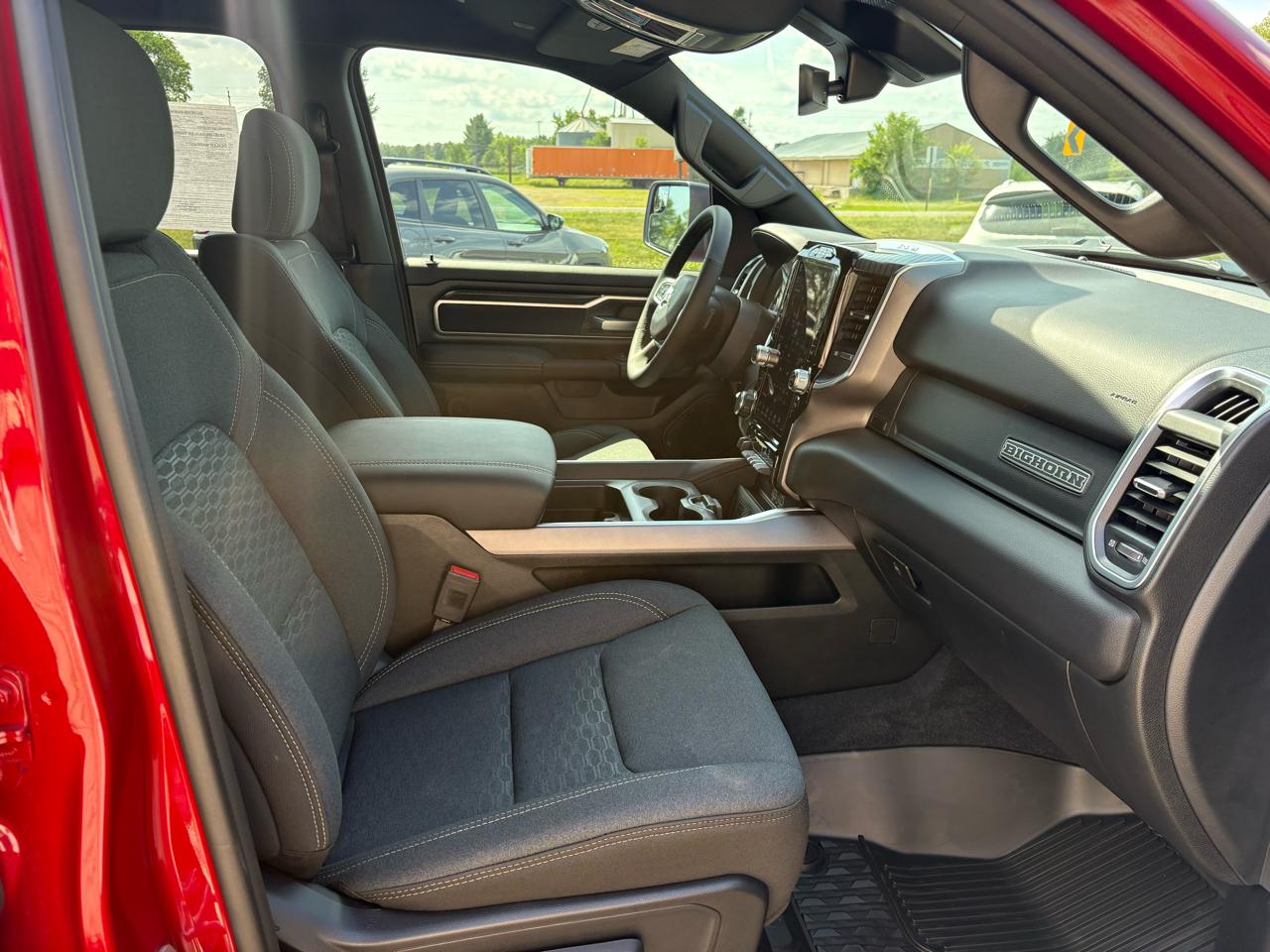 RAM 1500 Big Horn Crew Cab SWB 4WD 2026