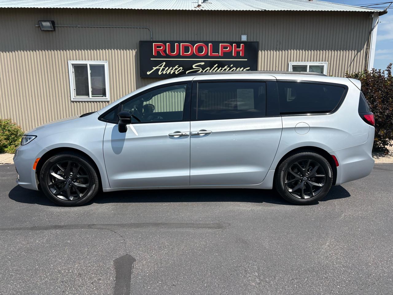 2026 Chrysler Pacifica Limited FWD S Appearance Package