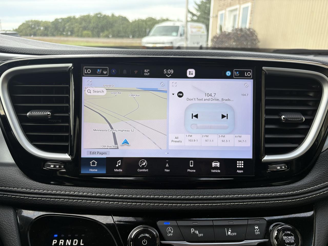 Chrysler Pacifica  2026