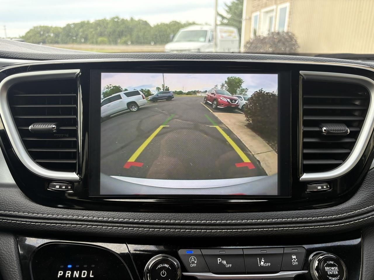 Chrysler Pacifica  2026