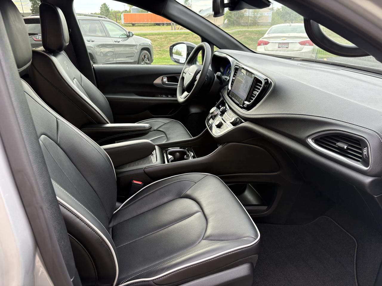 Chrysler Pacifica  2026