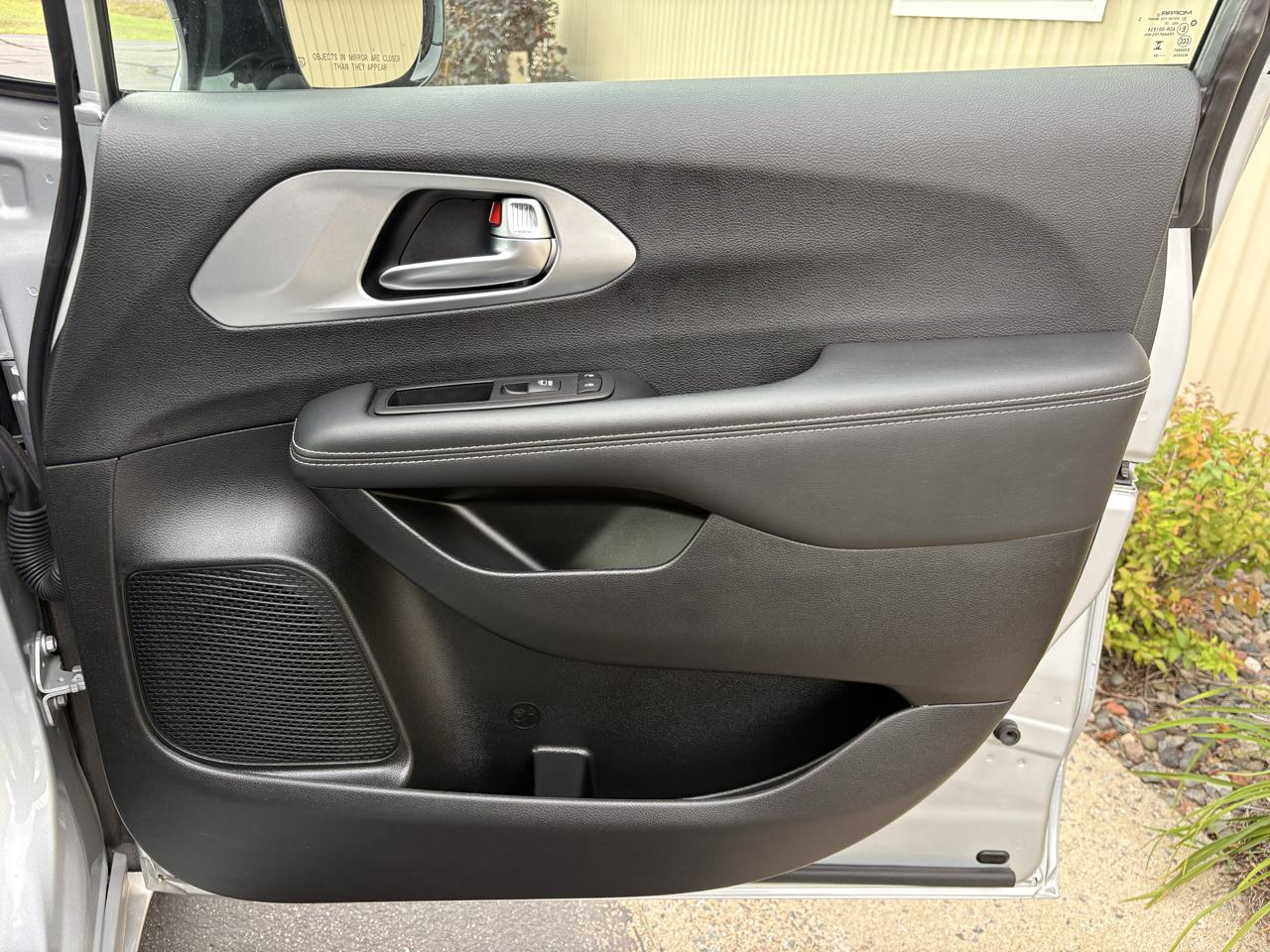 Chrysler Pacifica  2026