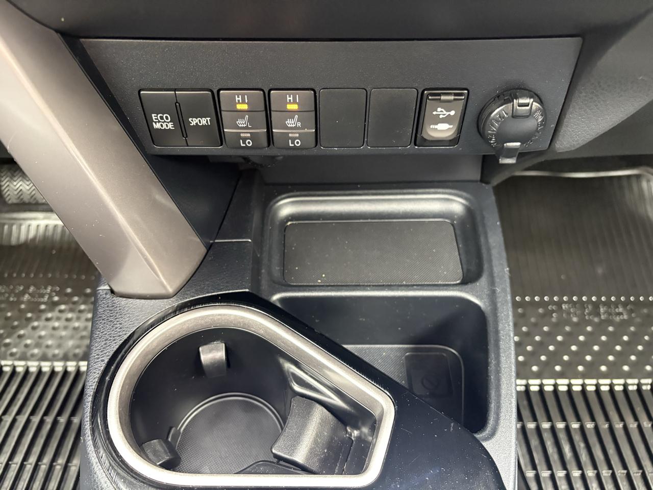 Toyota RAV4 Limited AWD 2016