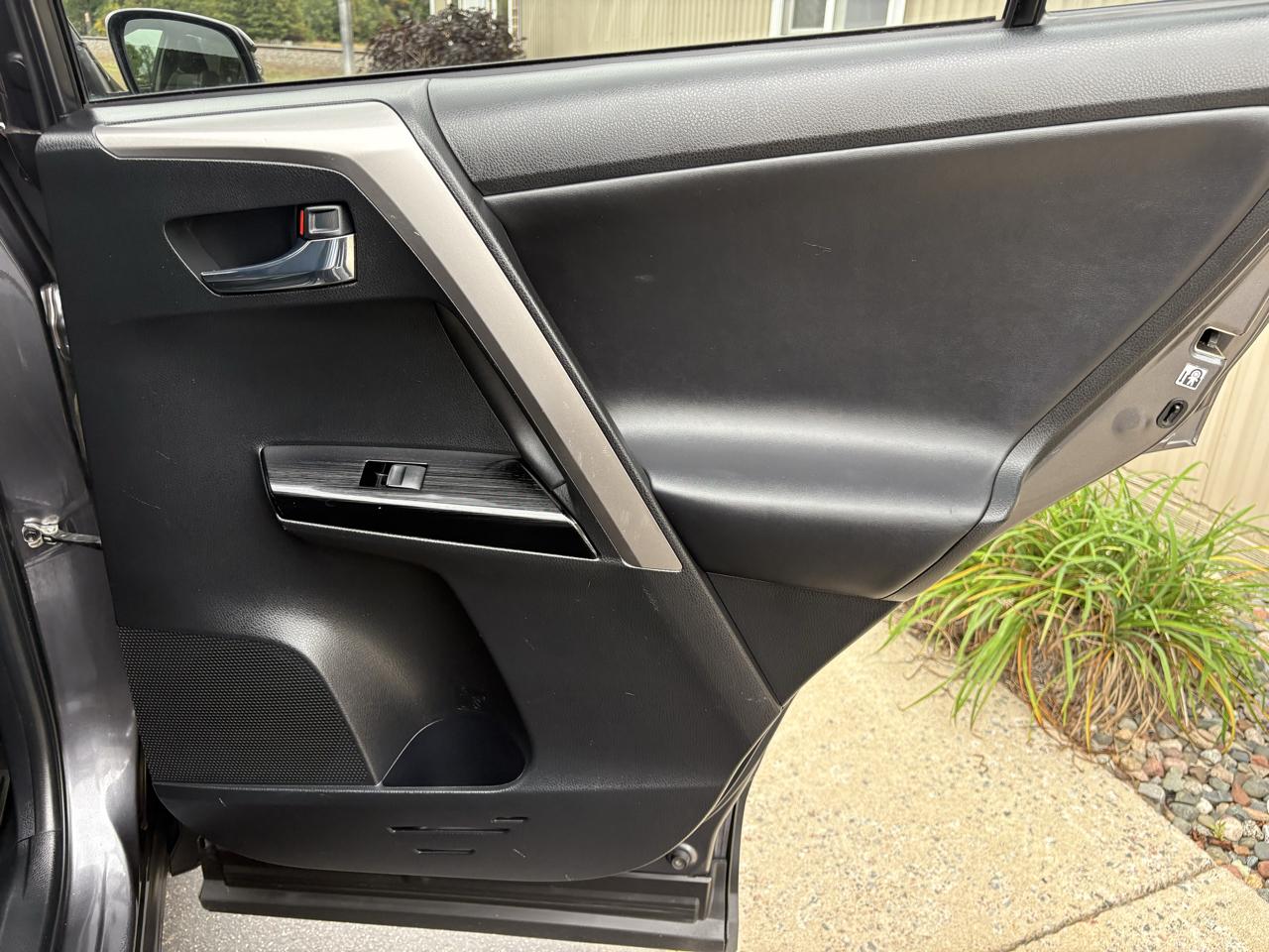 Toyota RAV4 Limited AWD 2016