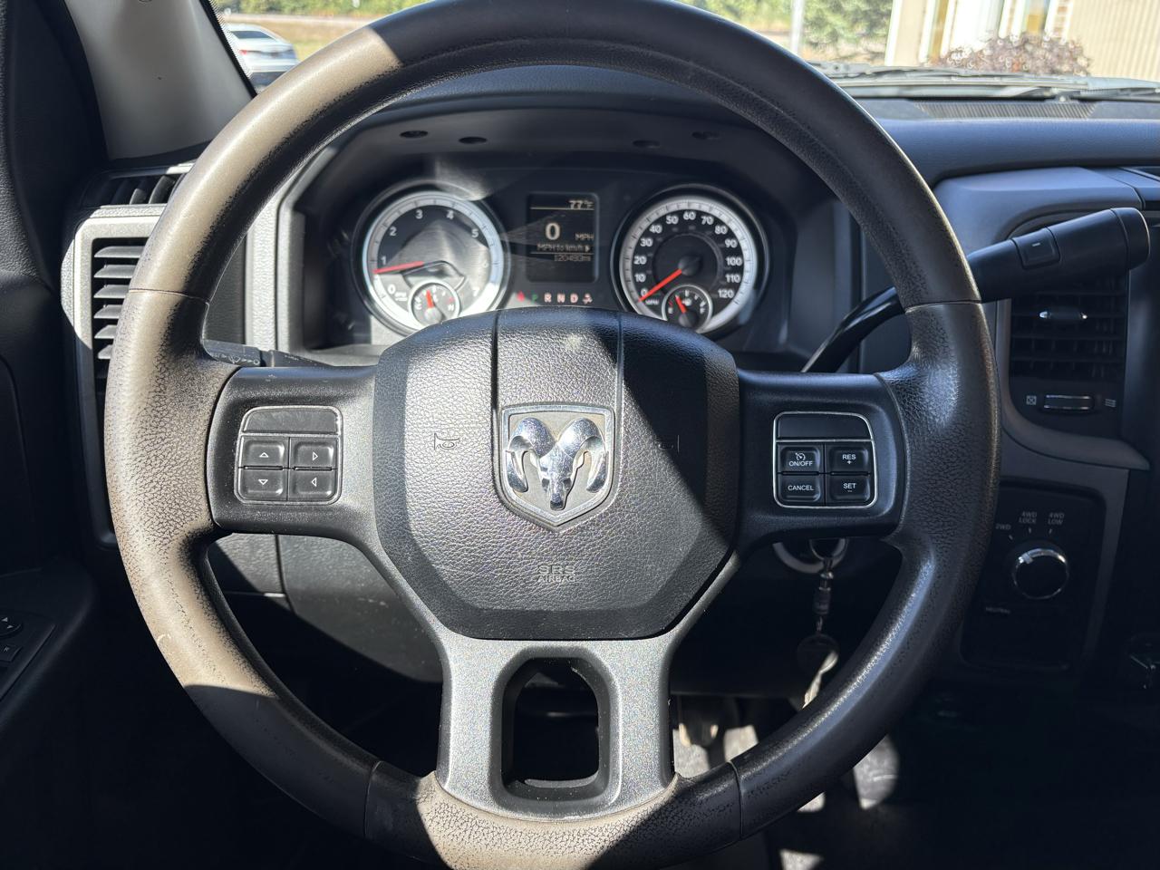 RAM 2500 Tradesman Crew Cab LWB 4WD 2015