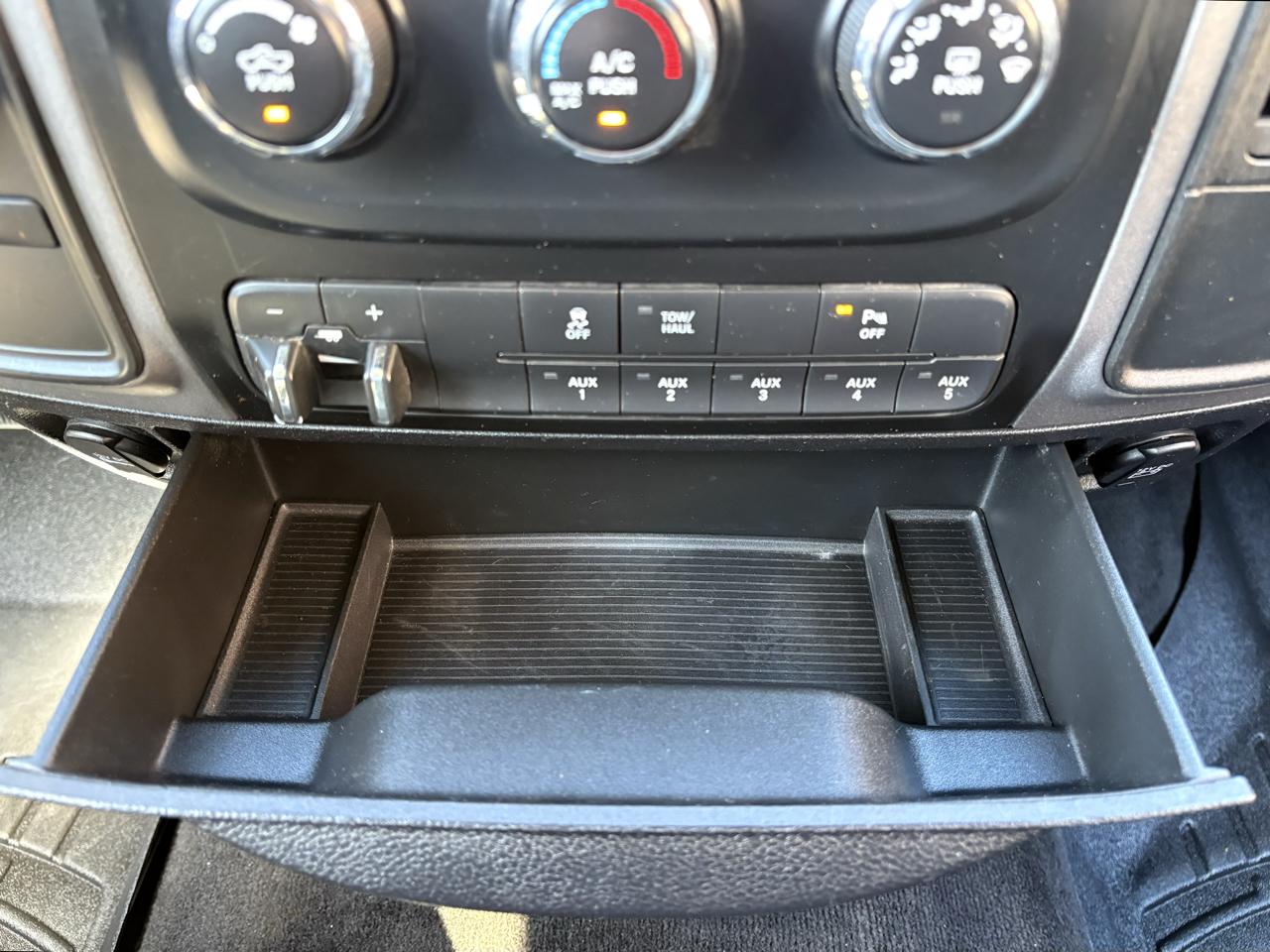 RAM 2500 Tradesman Crew Cab LWB 4WD 2015