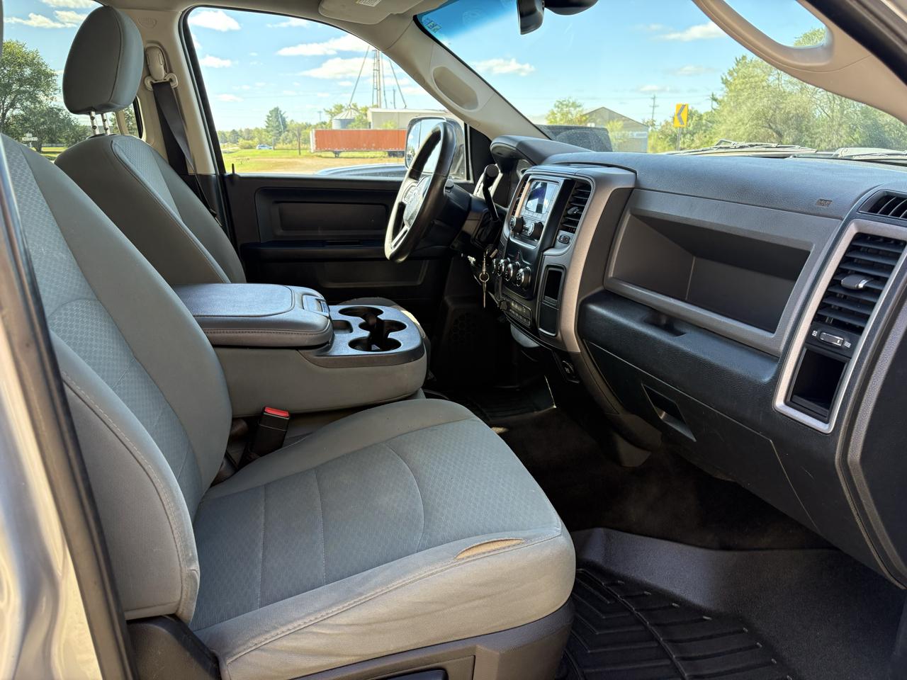 RAM 2500 Tradesman Crew Cab LWB 4WD 2015