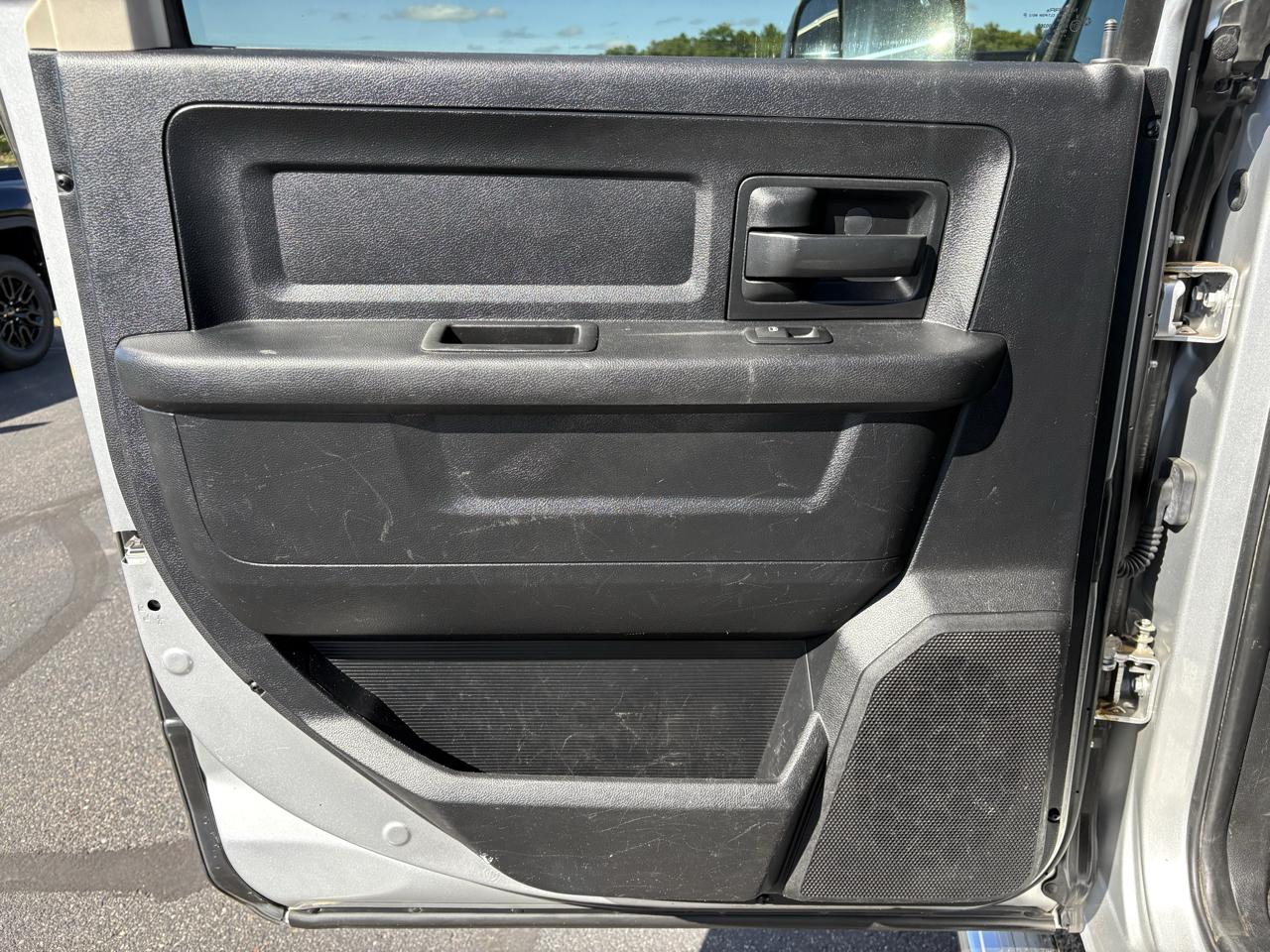 RAM 2500 Tradesman Crew Cab LWB 4WD 2015