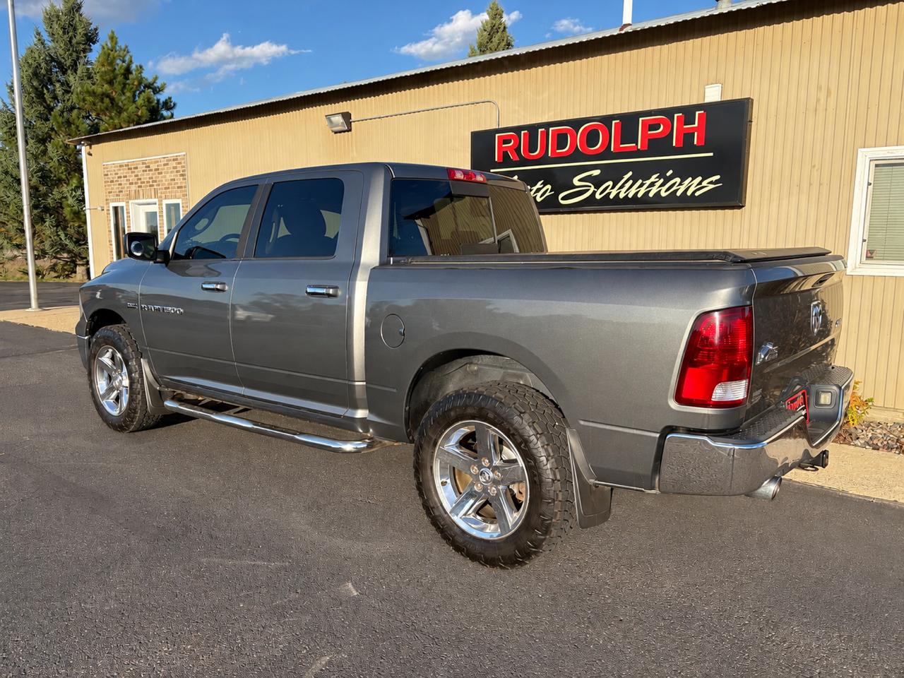 RAM 1500 SLT Crew Cab 4WD 2012