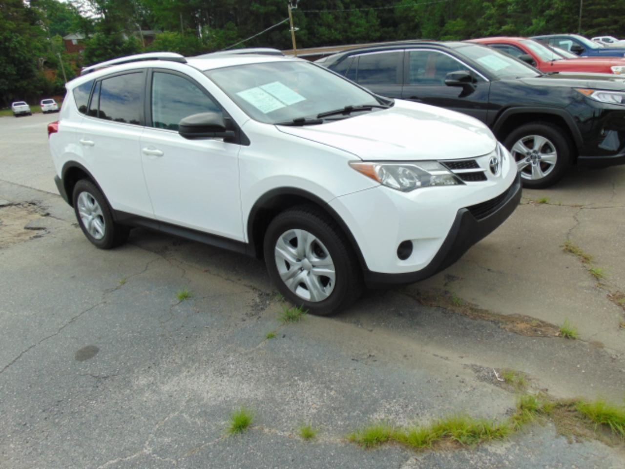 Toyota RAV4 LE FWD 2014