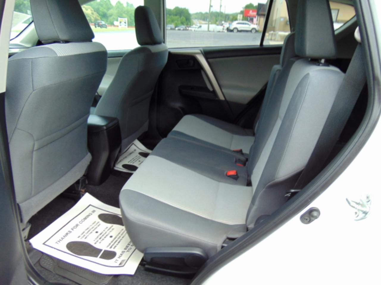 Toyota RAV4 LE FWD 2014