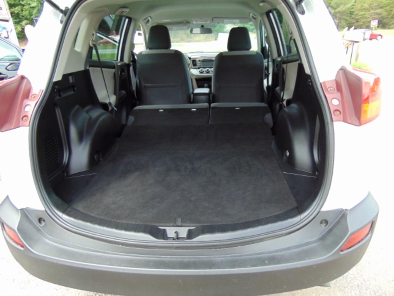 Toyota RAV4 LE FWD 2014