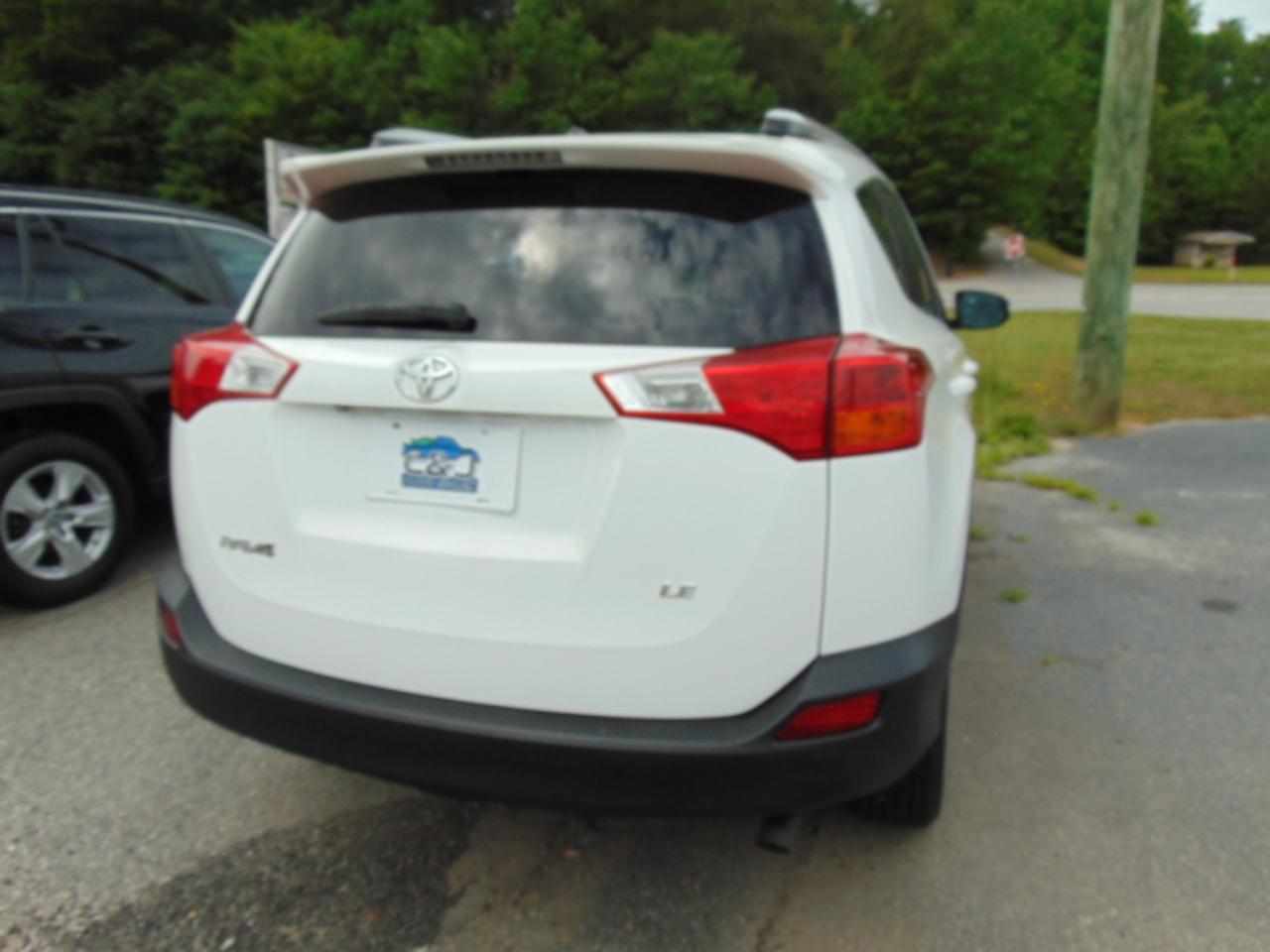 Toyota RAV4 LE FWD 2014