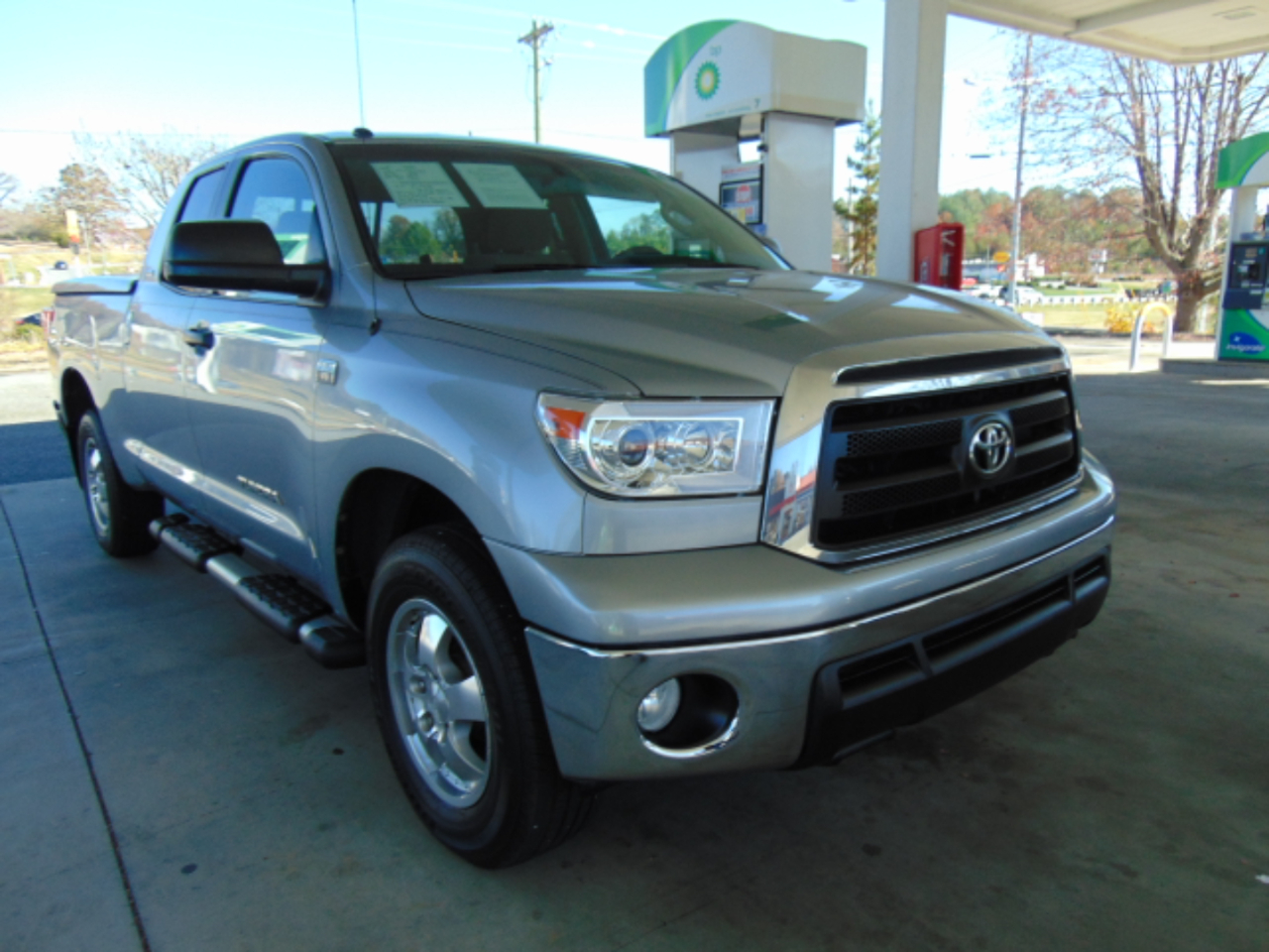2010 Toyota Tundra SR5 Double Cab photo 2