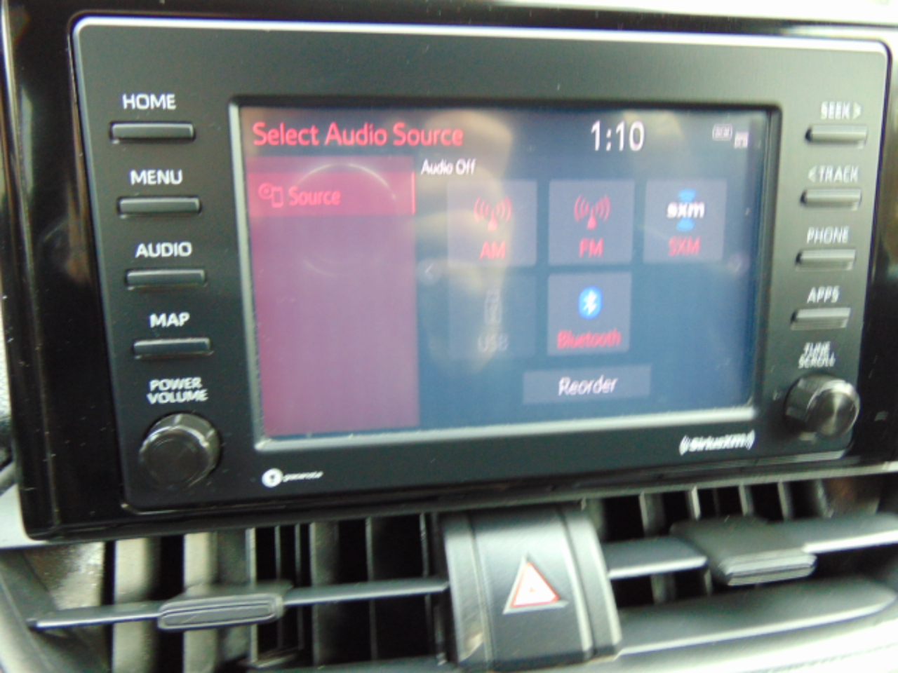 2020 Toyota RAV4 XLE photo 3