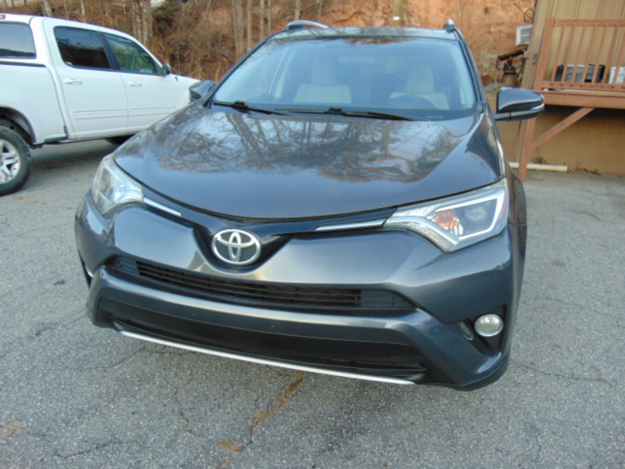 Toyota RAV4 XLE AWD 2016