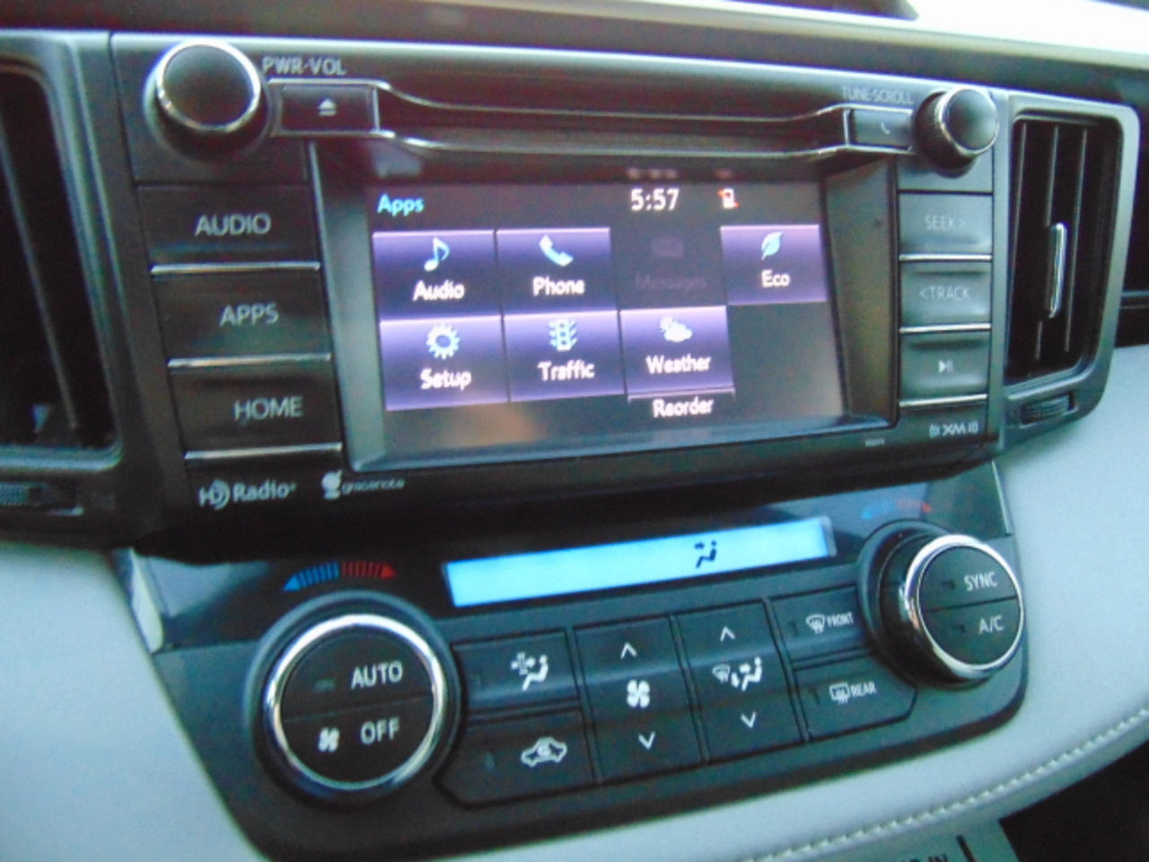 Toyota RAV4 XLE AWD 2016