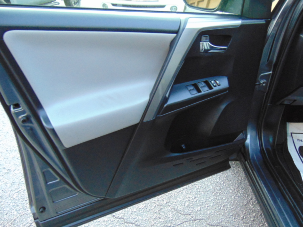 Toyota RAV4 XLE AWD 2016