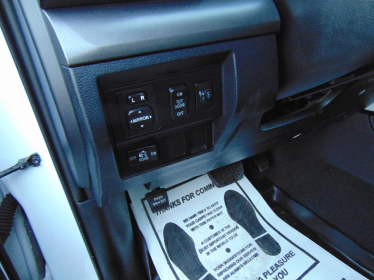 Toyota Tundra SR5 5.7L V8 FFV Double Cab 4WD 2016