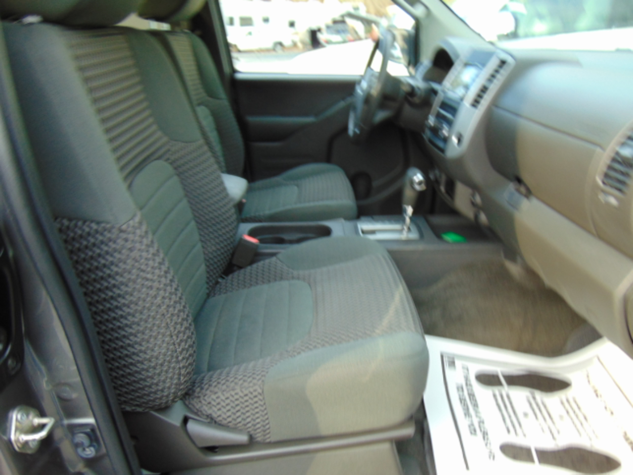 Nissan Frontier SV King Cab 5AT 4WD 2017