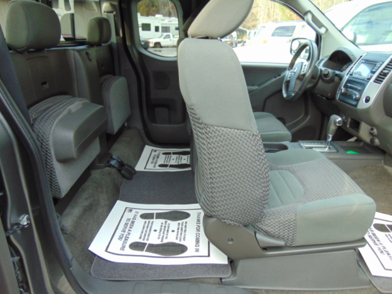 Nissan Frontier SV King Cab 5AT 4WD 2017