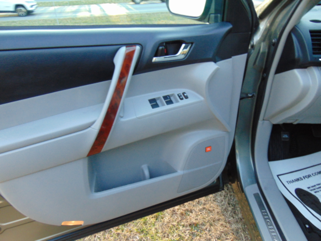 Toyota Highlander Limited 2WD 2012