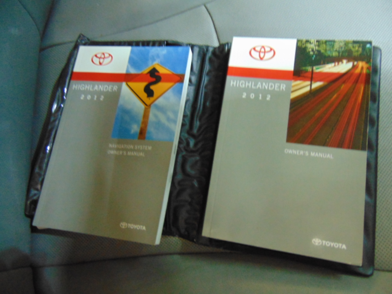 Toyota Highlander Limited 2WD 2012