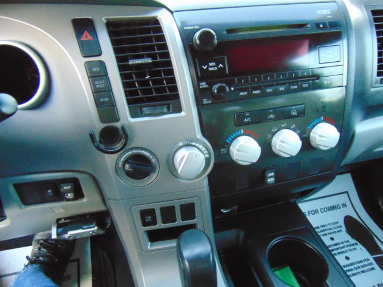 Toyota Tundra Tundra-Grade 5.7L Double Cab 4WD 2012