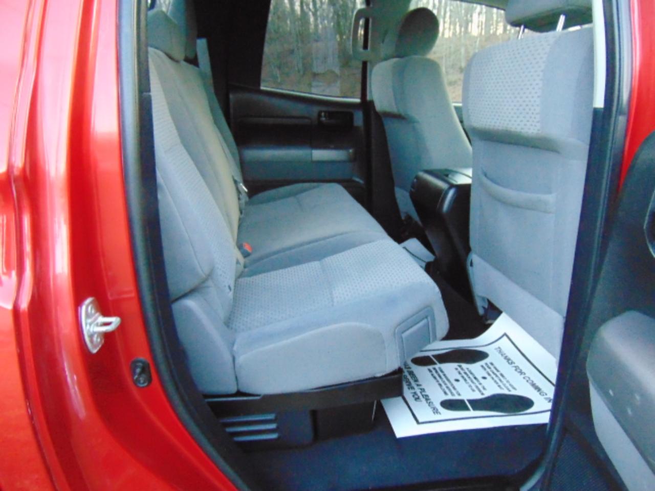 Toyota Tundra Tundra-Grade 5.7L Double Cab 4WD 2012