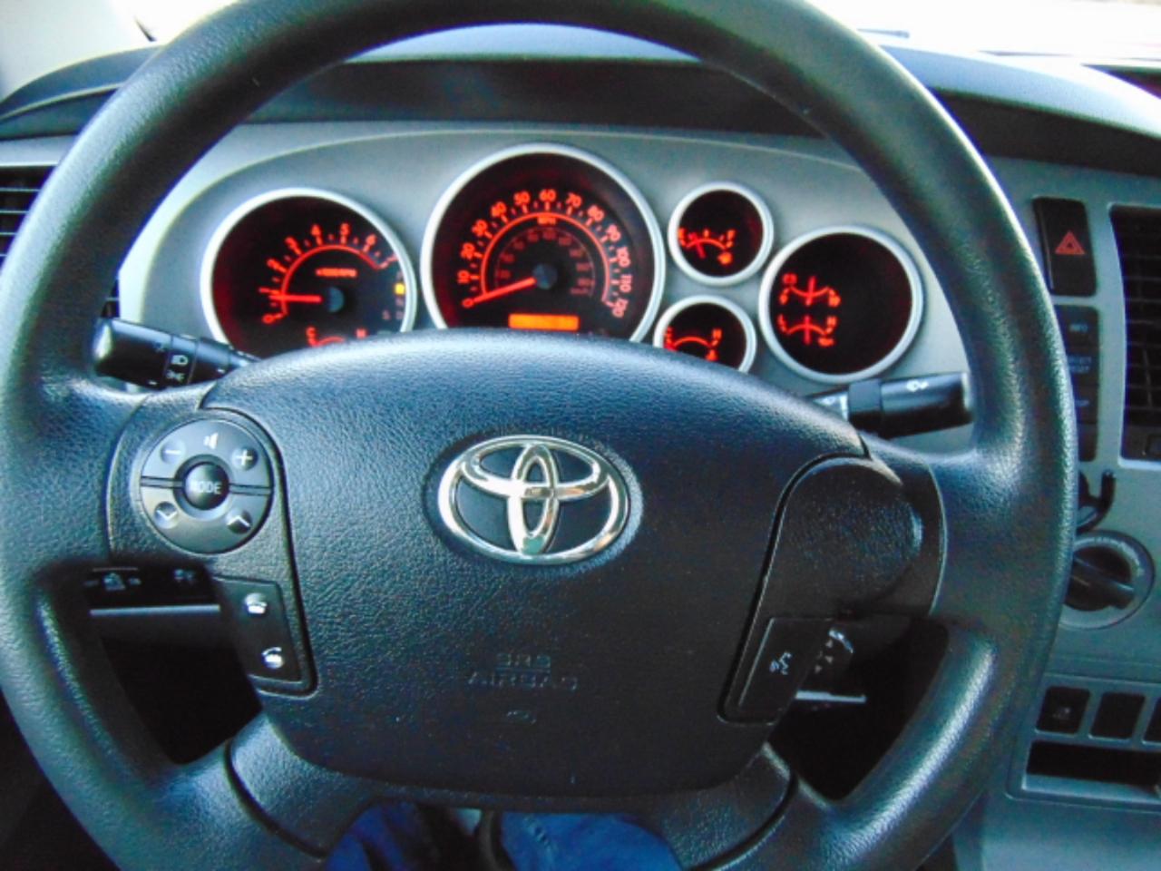 Toyota Tundra Tundra-Grade 5.7L Double Cab 4WD 2012