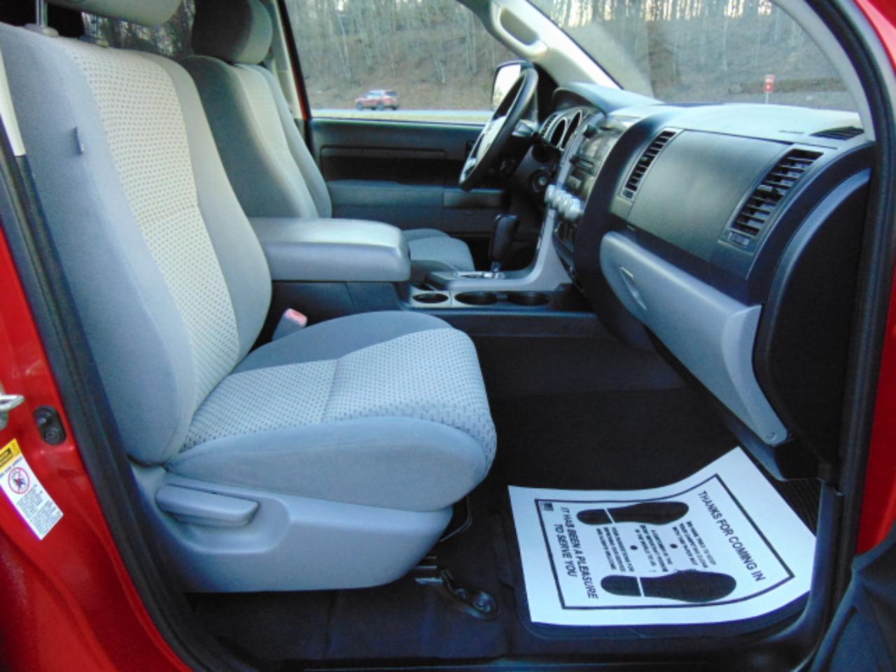 Toyota Tundra Tundra-Grade 5.7L Double Cab 4WD 2012