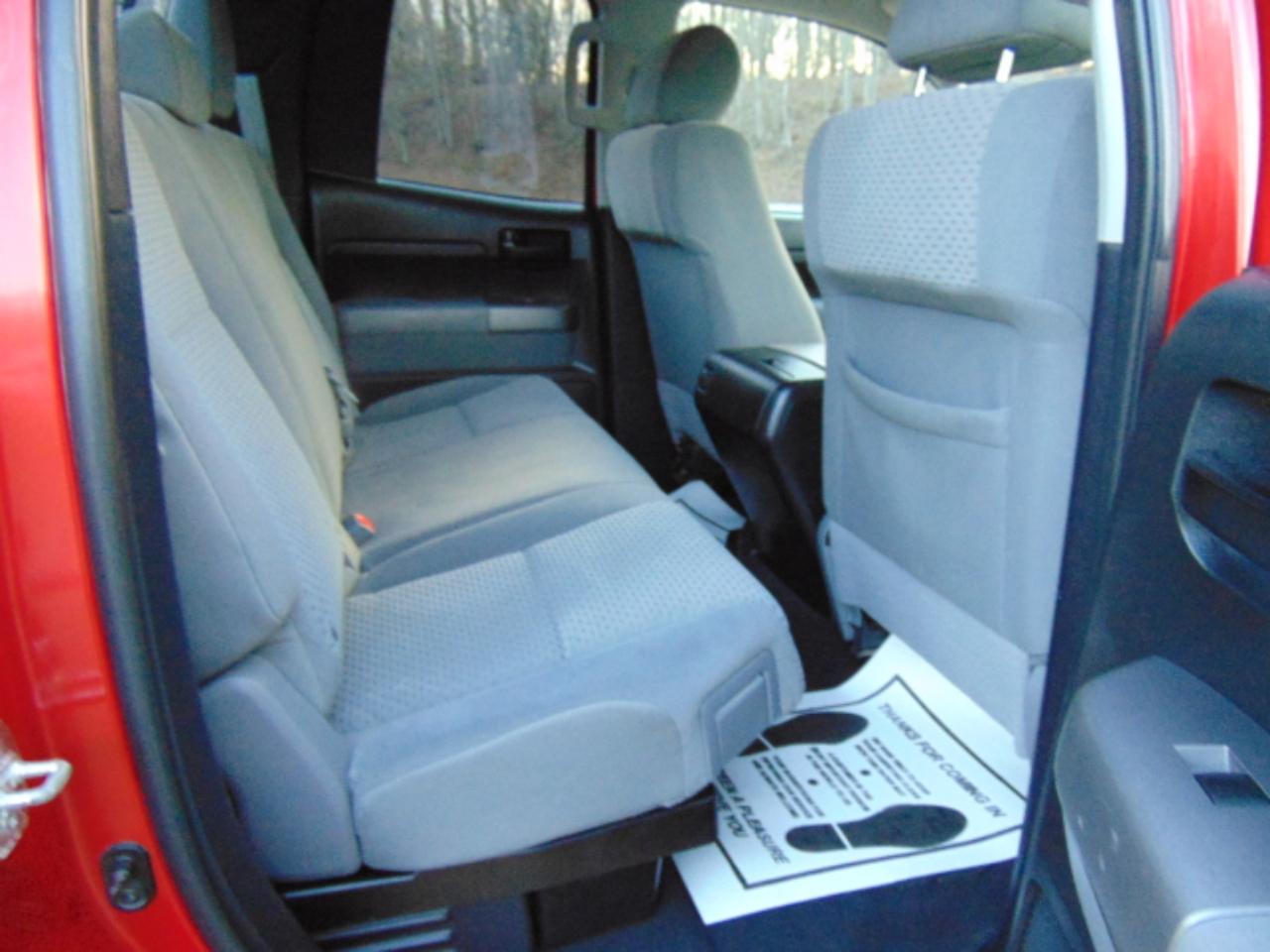 Toyota Tundra Tundra-Grade 5.7L Double Cab 4WD 2012