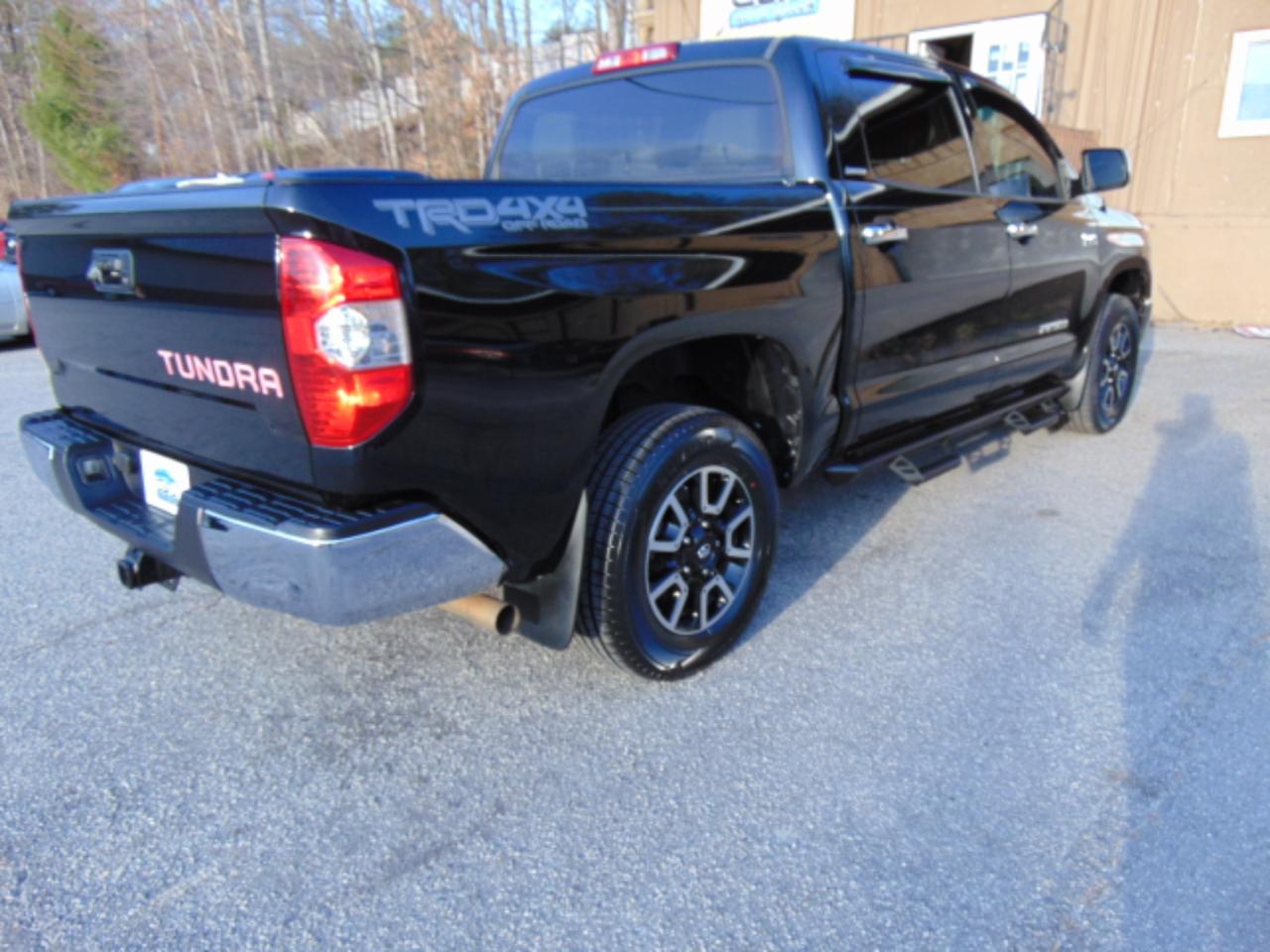 Toyota Tundra Limited 5.7L FFV CrewMax 4WD 2017