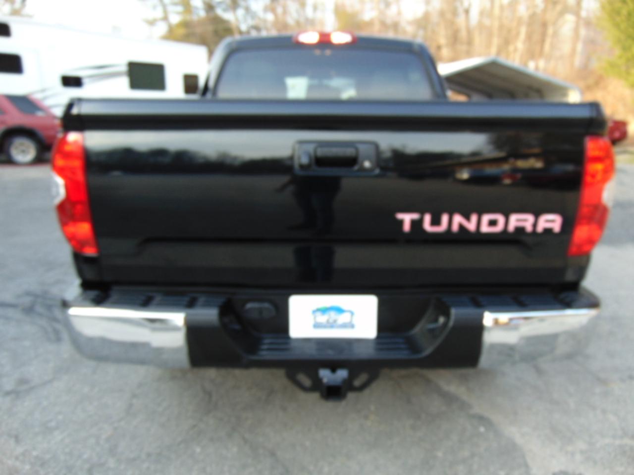 Toyota Tundra Limited 5.7L FFV CrewMax 4WD 2017