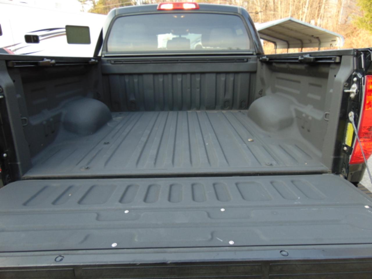 Toyota Tundra Limited 5.7L FFV CrewMax 4WD 2017