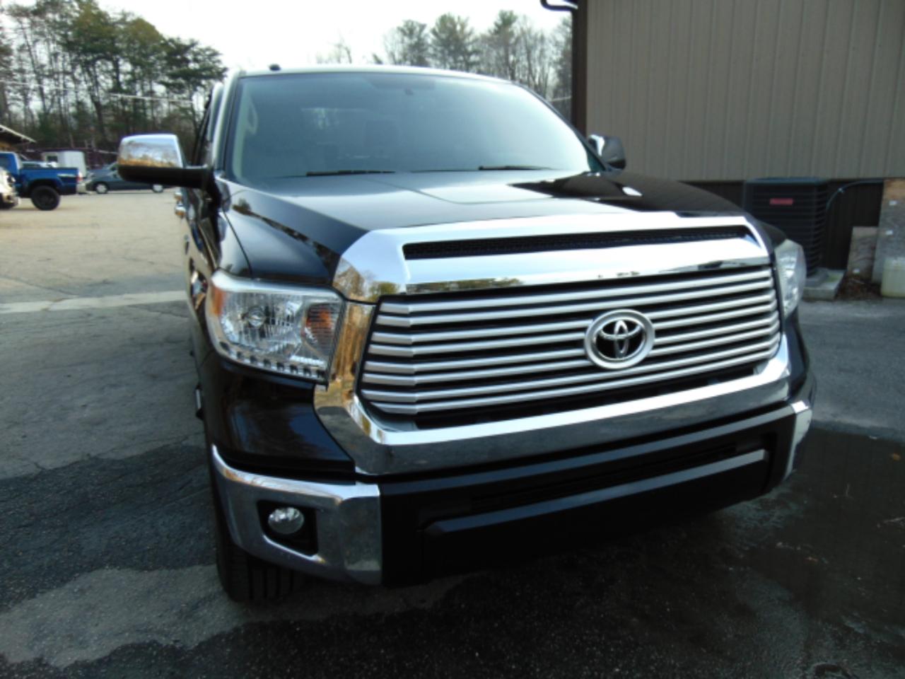 Toyota Tundra Limited 5.7L FFV CrewMax 4WD 2017