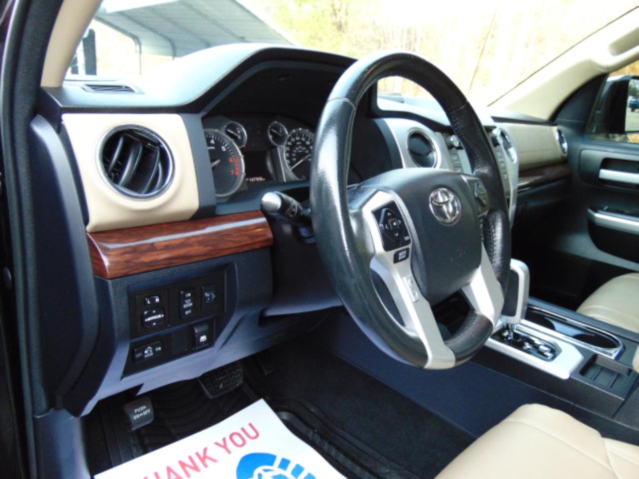 Toyota Tundra Limited 5.7L FFV CrewMax 4WD 2017