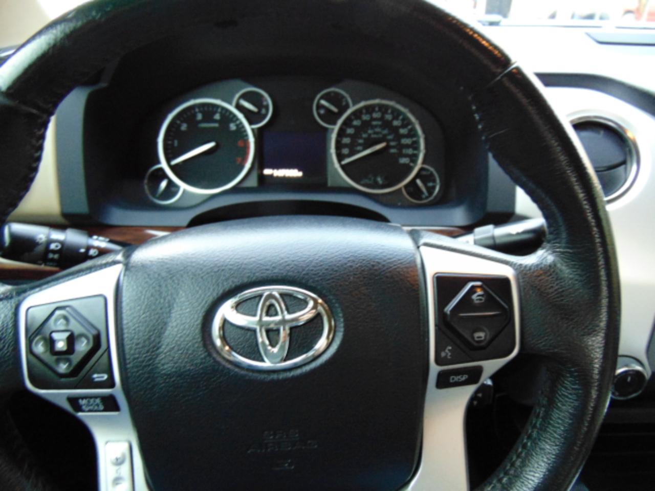 Toyota Tundra Limited 5.7L FFV CrewMax 4WD 2017