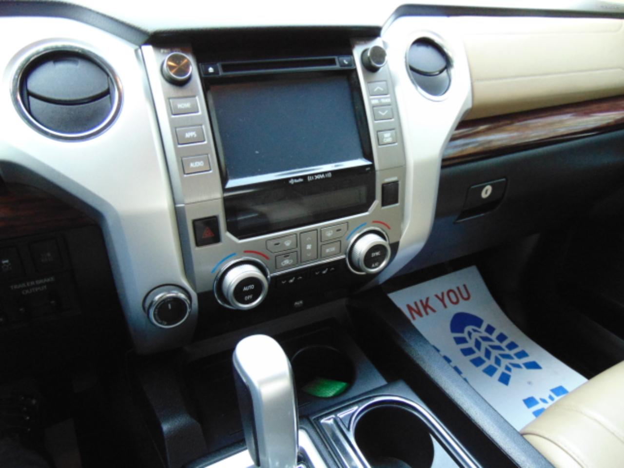 Toyota Tundra Limited 5.7L FFV CrewMax 4WD 2017