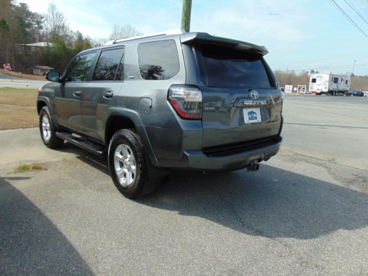 Toyota 4Runner SR5 4WD 2015